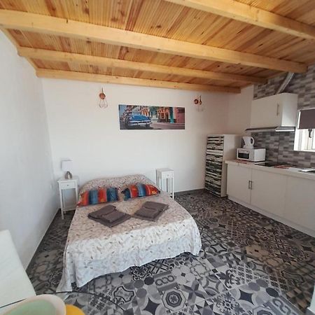 Estudio Dominicana In Albufeira Gale Eksteriør billede