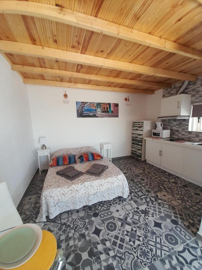 Estudio Dominicana In Albufeira Gale Eksteriør billede